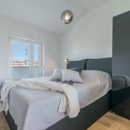 Luxury Piano Apartment *